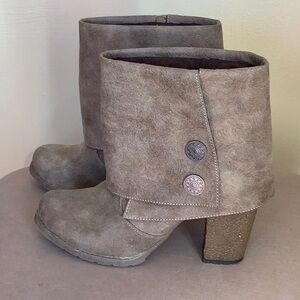 Muk Luks Tan Heeled Boots with Chunky Heel